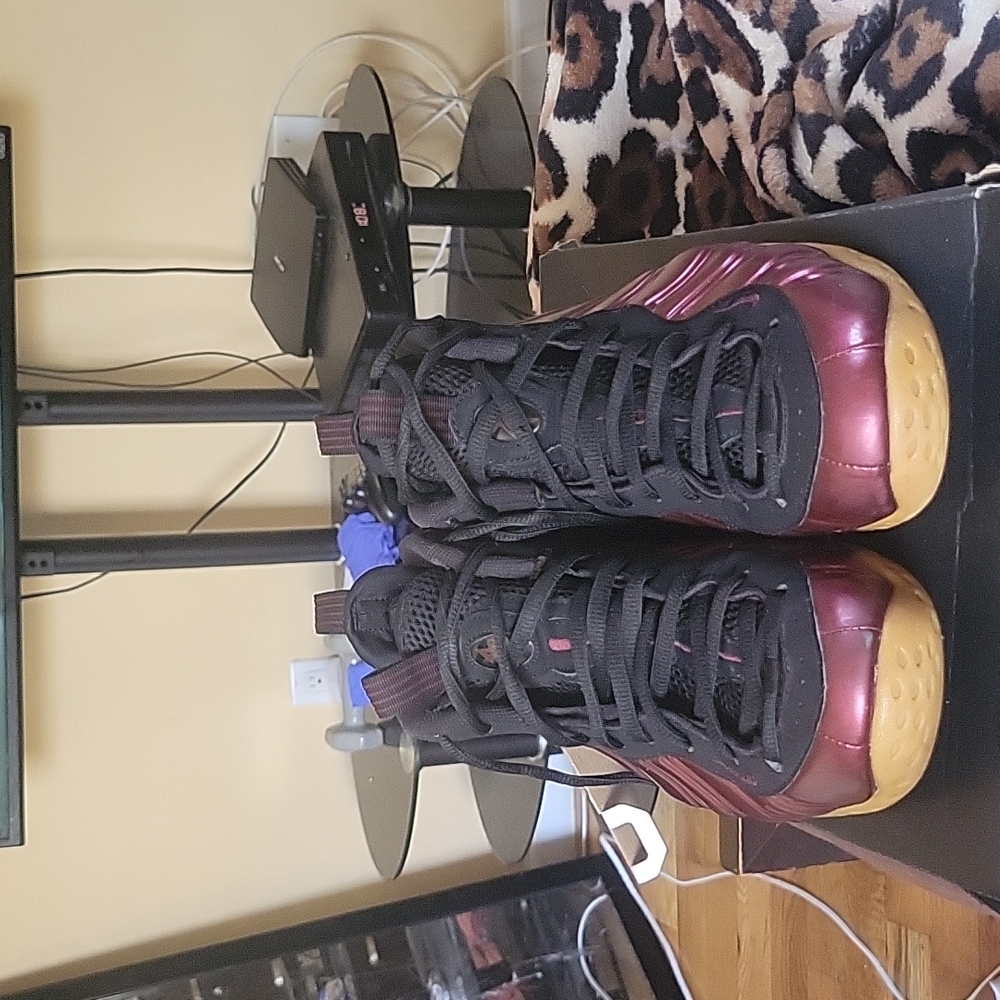 Nike Foamposite burgundy